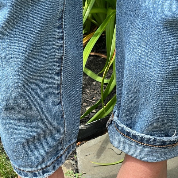 BDG MOM JEANS! - Picture 4 of 4